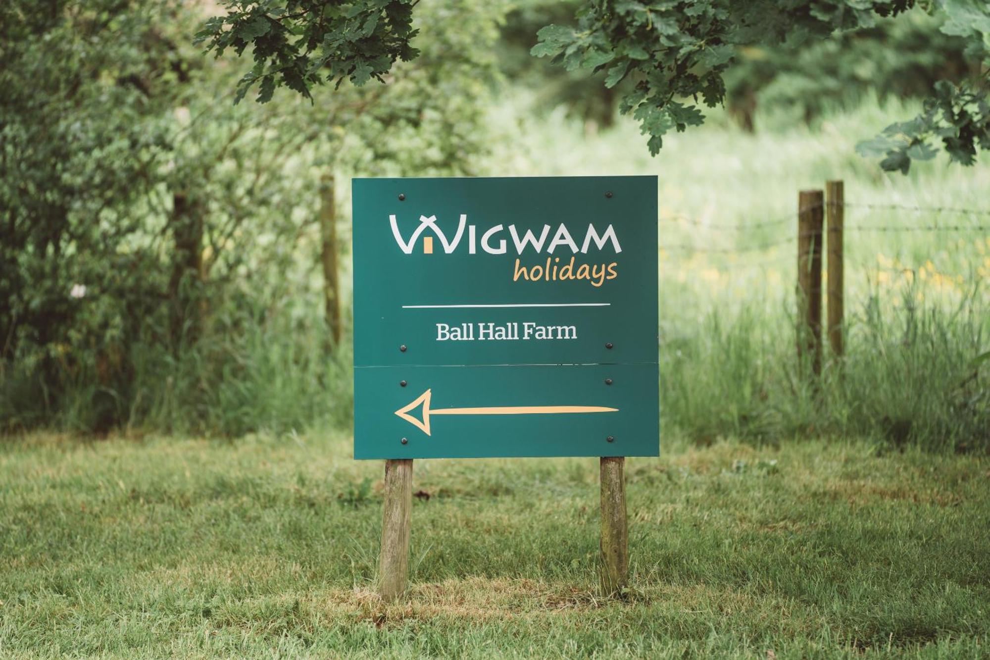 Ball Hall Farm By Wigwam Holidays East Cottingwith Exterior photo